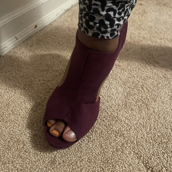 Size 10 - Picture 3 of 7